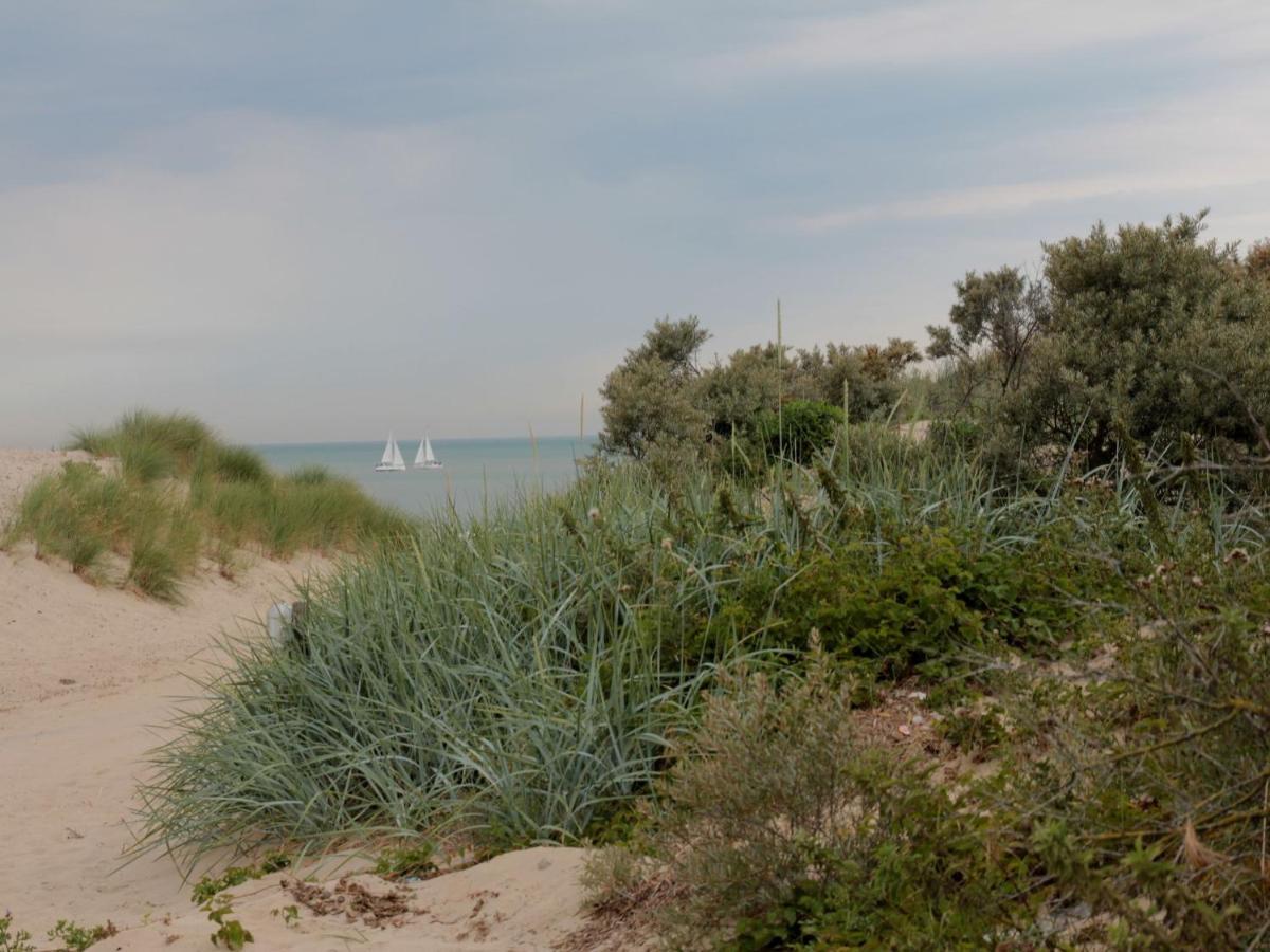Beautiful And Spacious Villa With A Panoramic View Near The Beach Of Cadzand Exteriér fotografie